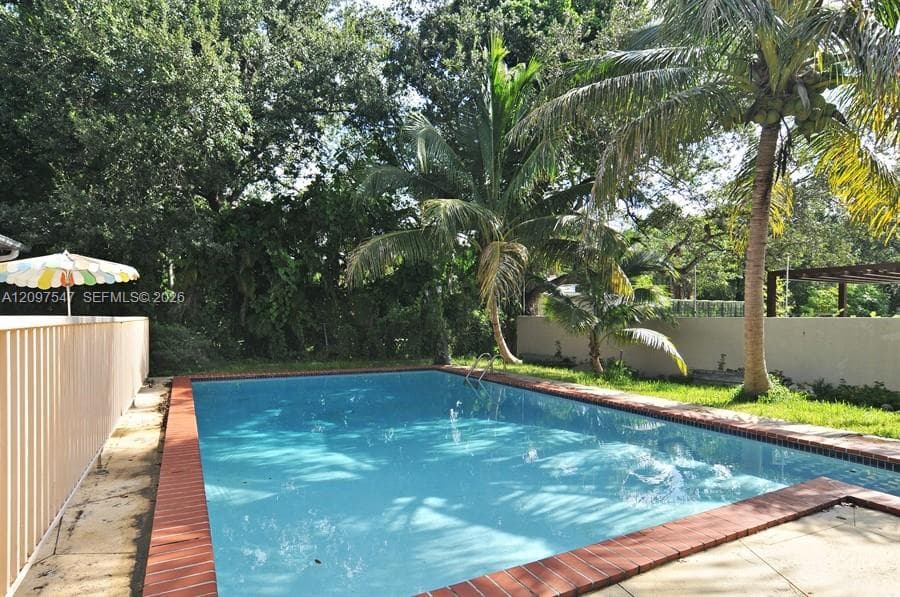 6851 Sunset Dr, South Miami FL 33143