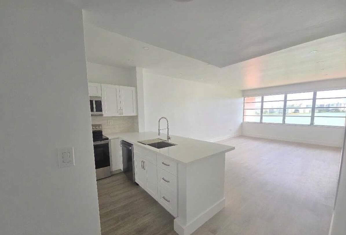 18555 NE 14TH Avenue # 709, Miami FL 33179