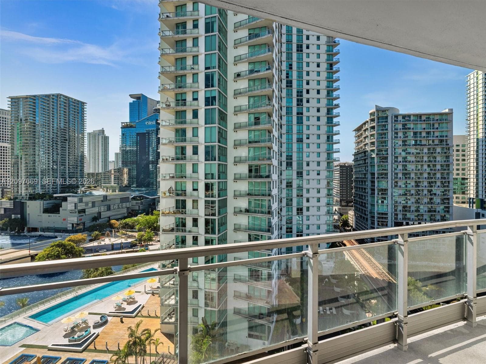 90 SW 3rd St # 2013, Miami FL 33130