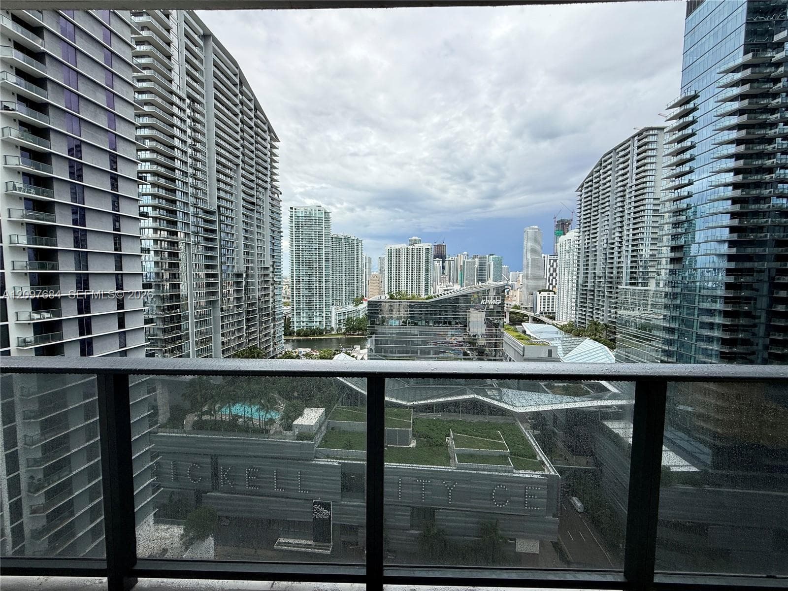 45 SW 9th St # 2308, Miami FL 33130