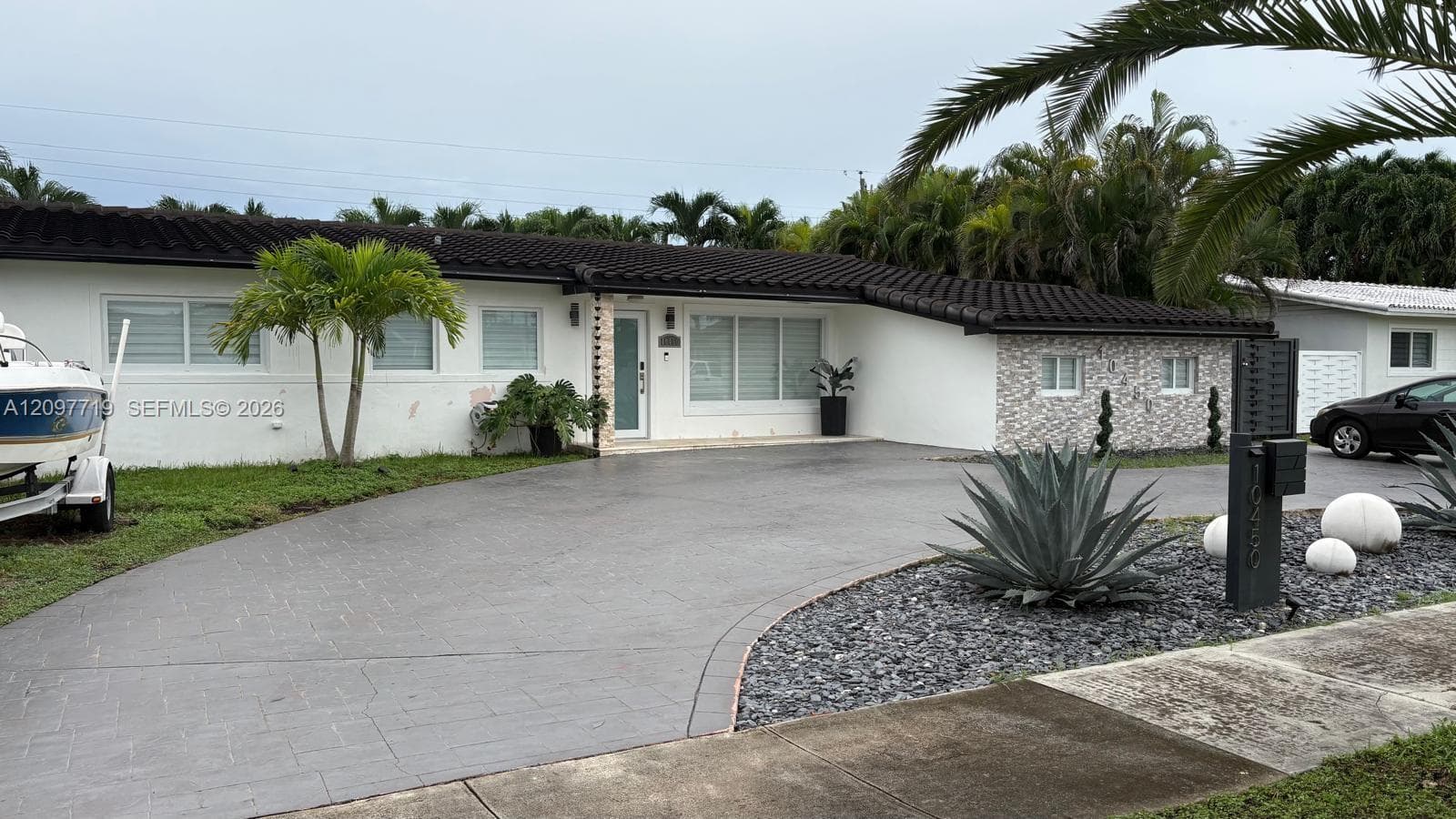 10450 SW 42nd Ter, Miami FL 33165