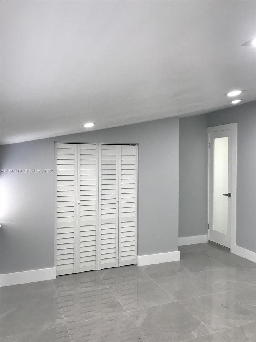 10450 SW 42nd Ter, Miami FL 33165