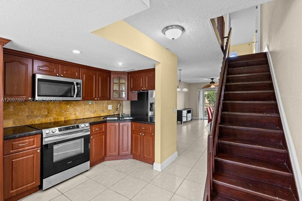 5953 W 28th Ave # 24, Hialeah FL 33016