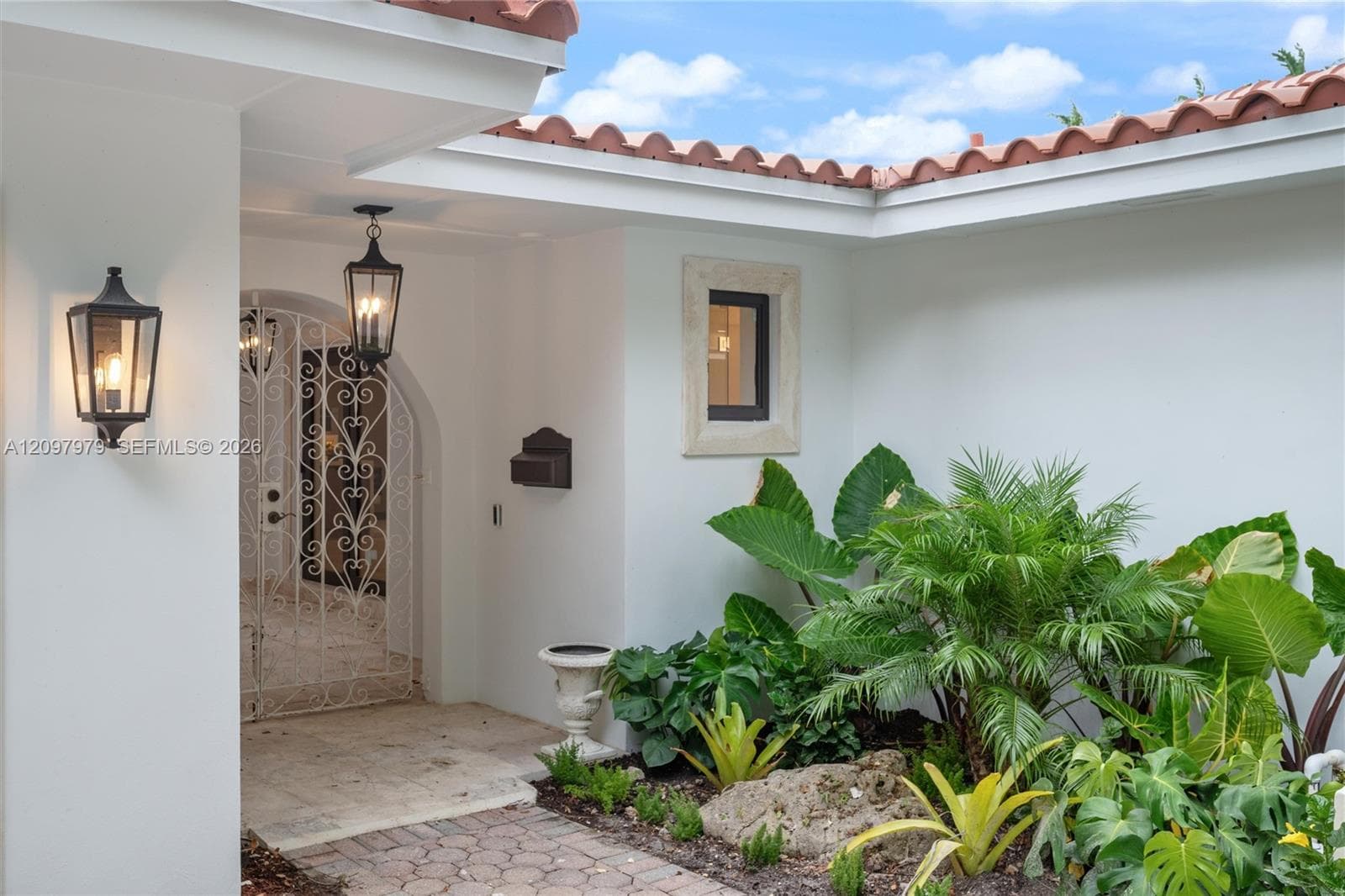 1320 Alhambra Cir, Coral Gables FL 33134