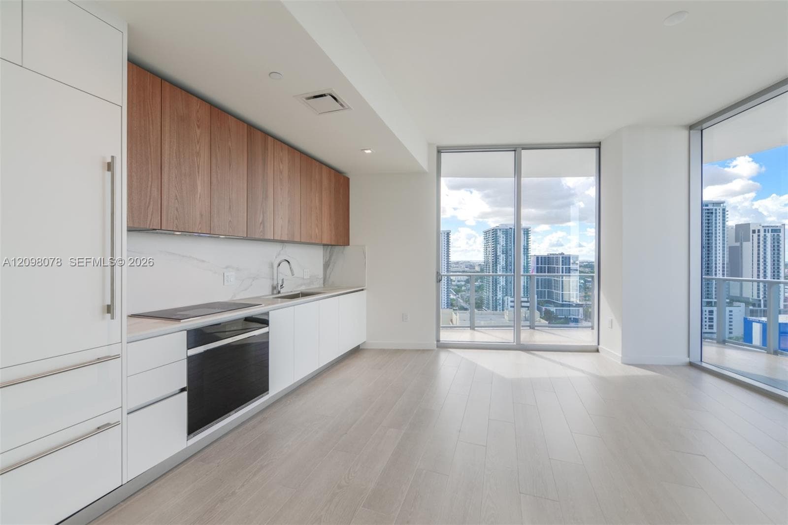 1400 Biscayne Blvd # 2207, Miami FL 33132