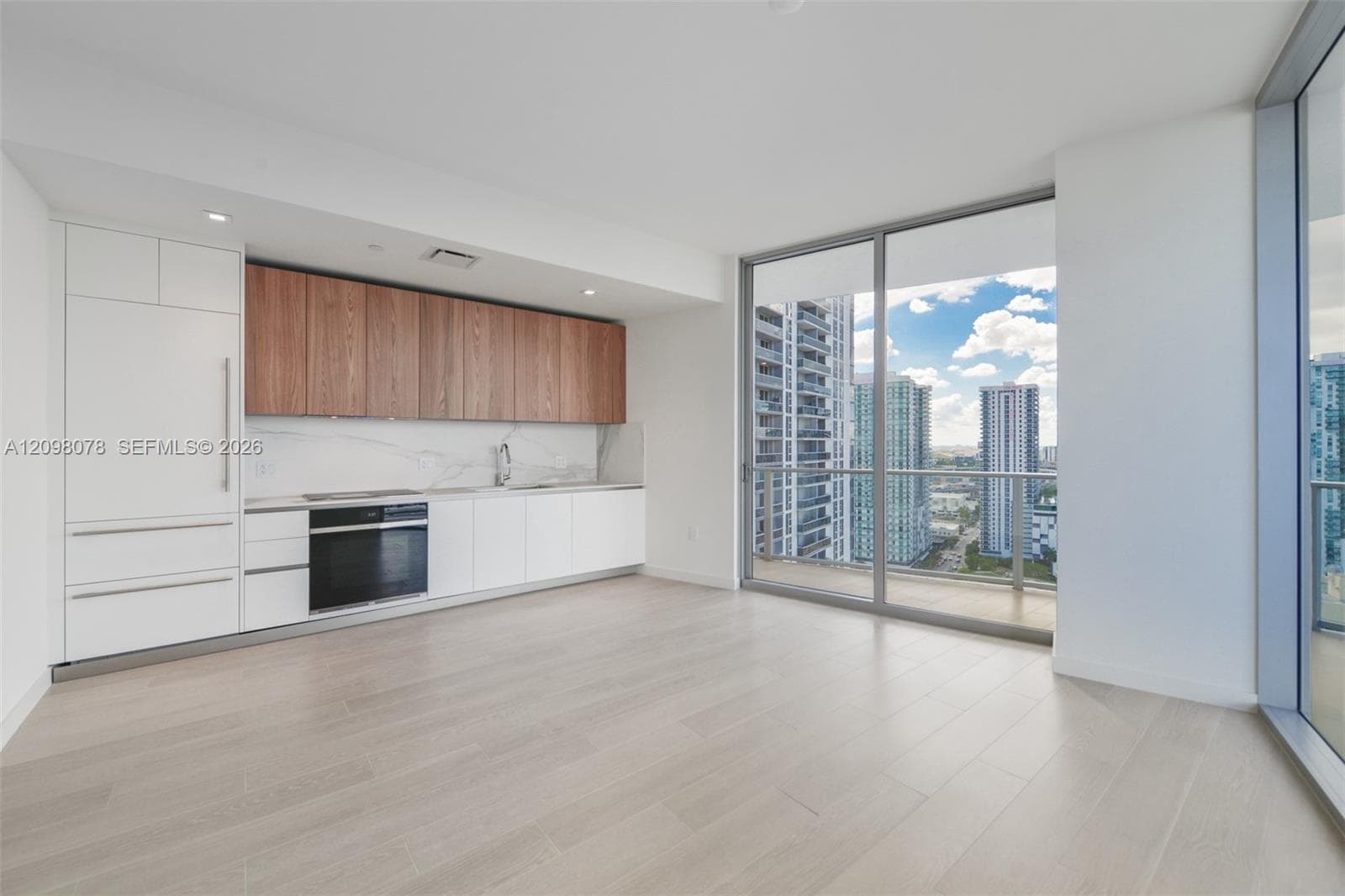 1400 Biscayne Blvd # 2207, Miami FL 33132