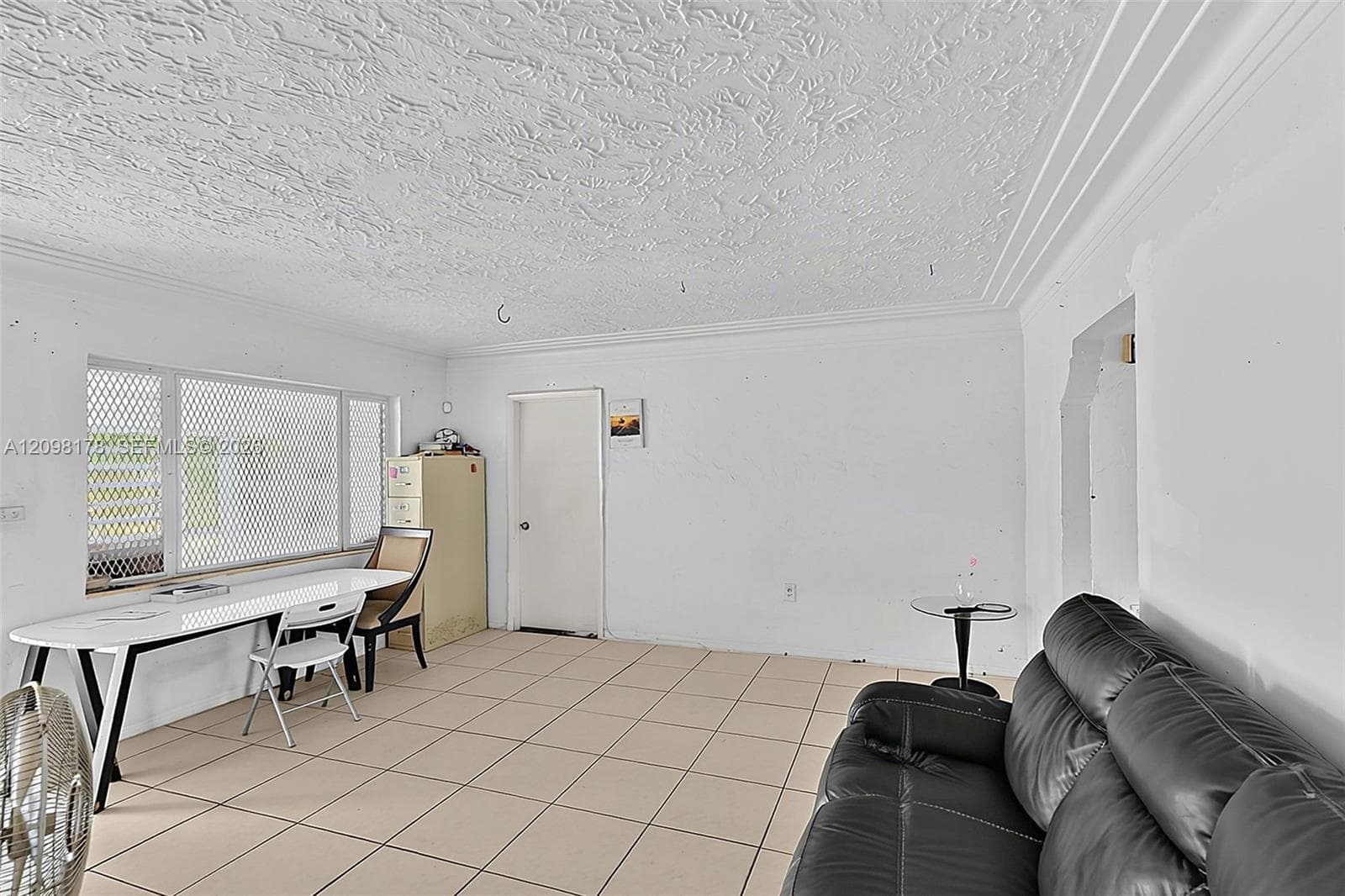 2525 NW 50th St, Miami FL 33142