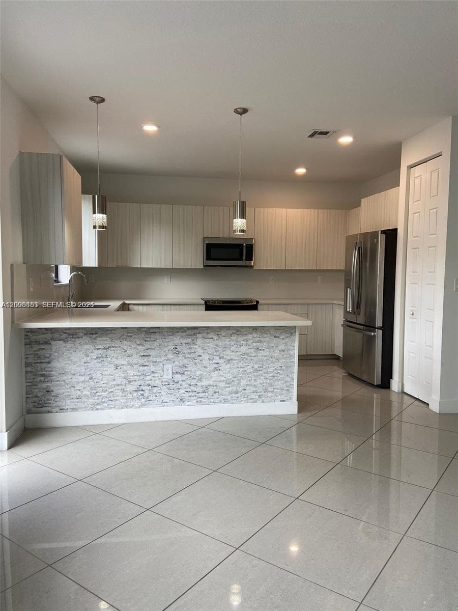 10434 NW 78, Doral FL 33178