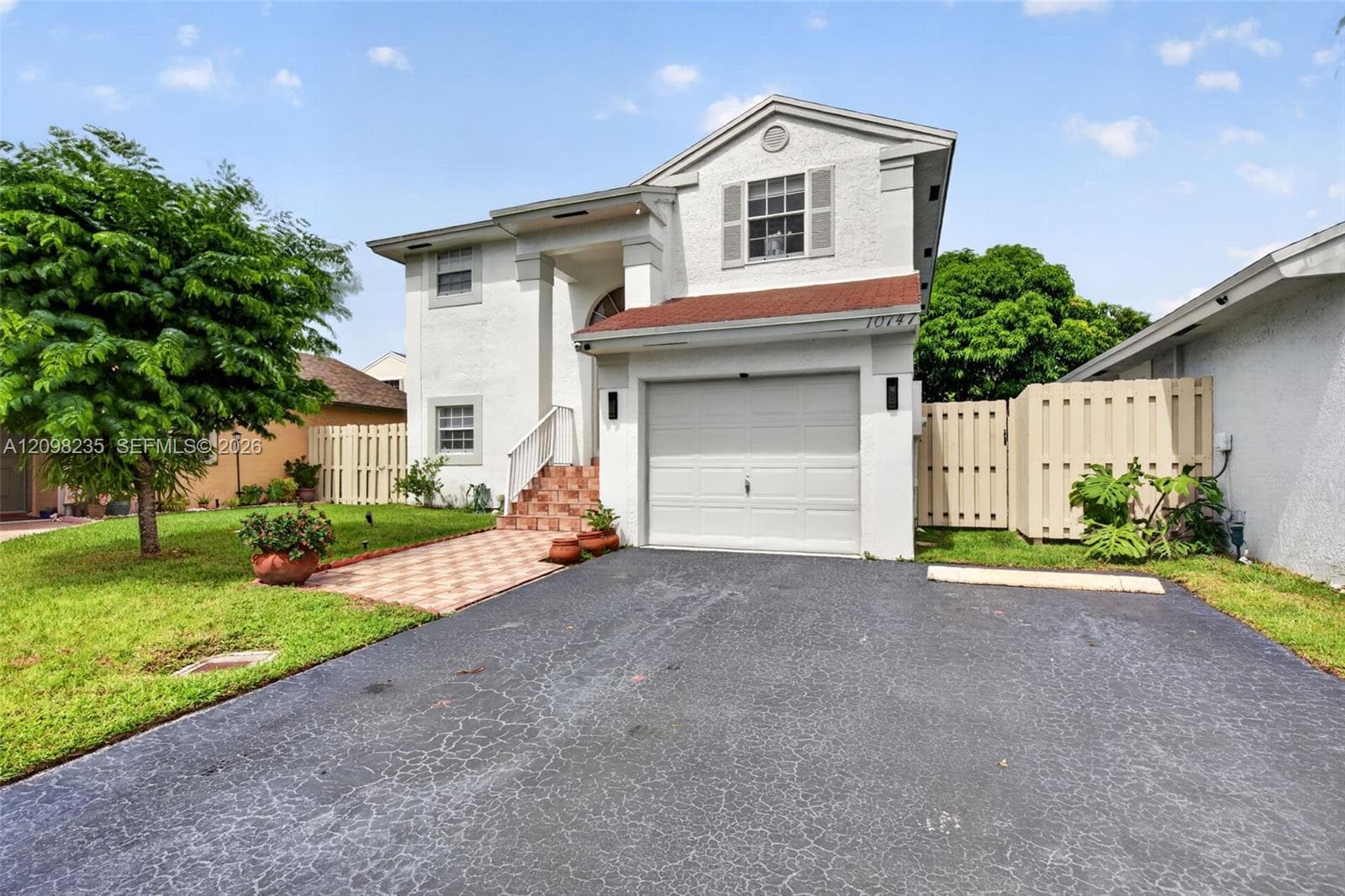 10747 NW 37th Pl, Sunrise FL 33351