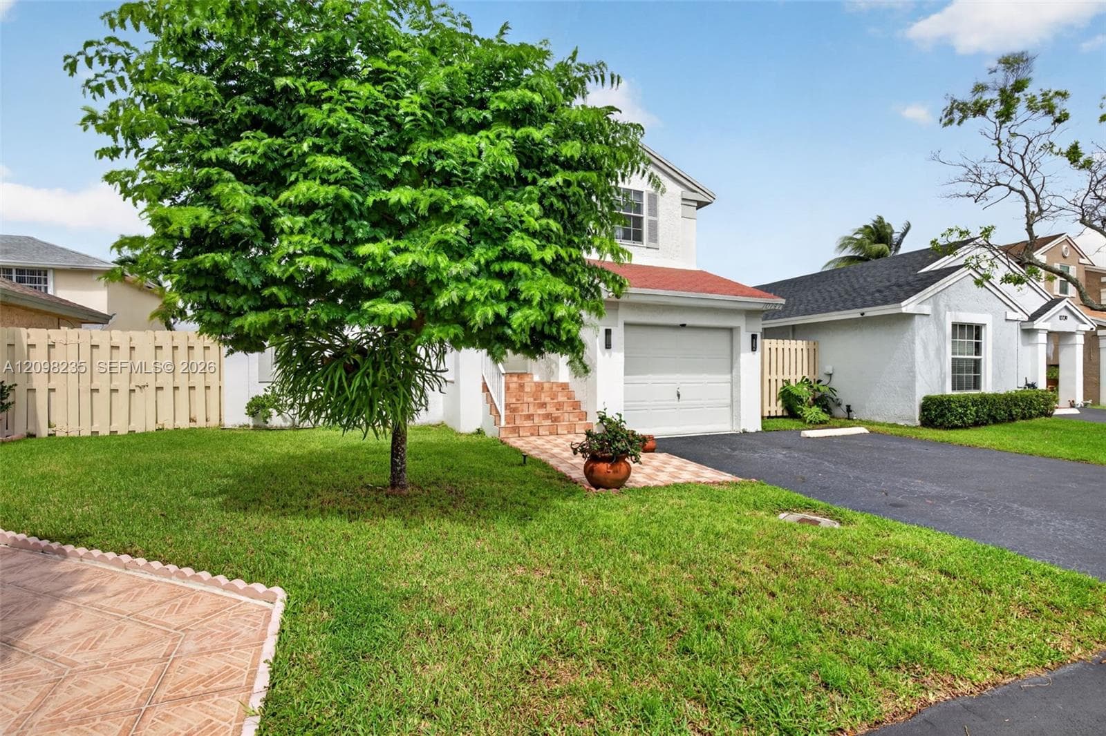 10747 NW 37th Pl, Sunrise FL 33351