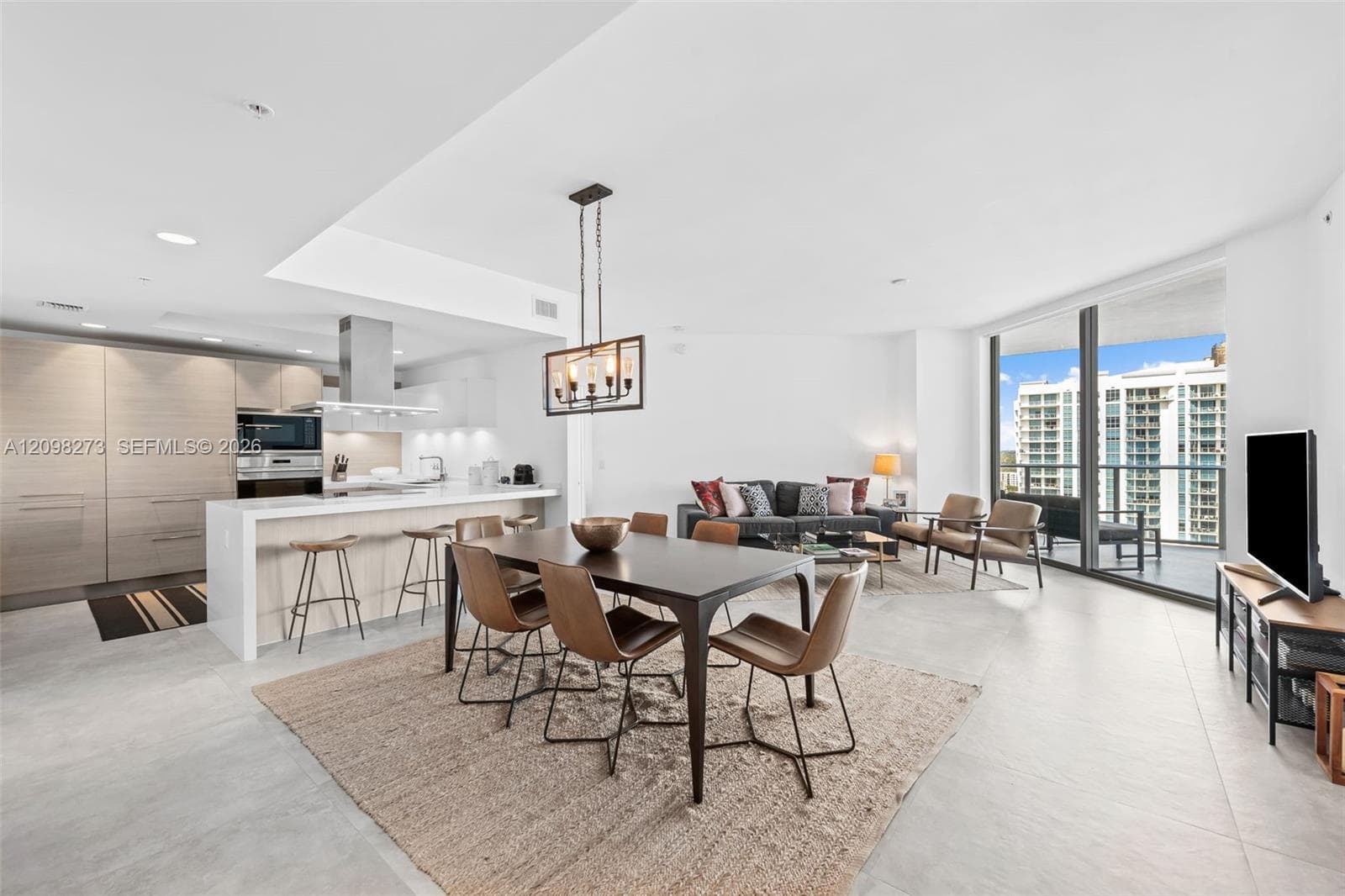 17111 Biscayne Blvd # 2103, North Miami Beach FL 33160