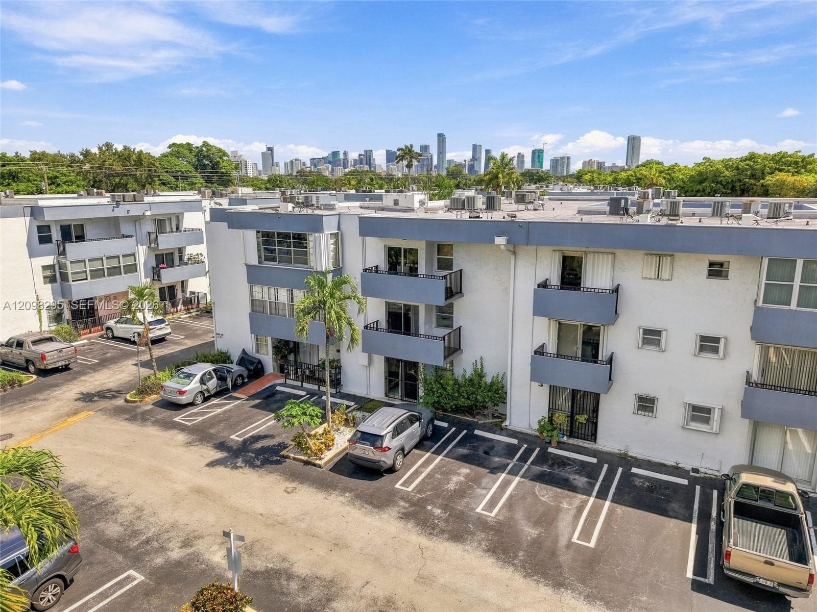1800 SW 25th St # 2204, Miami FL 33133