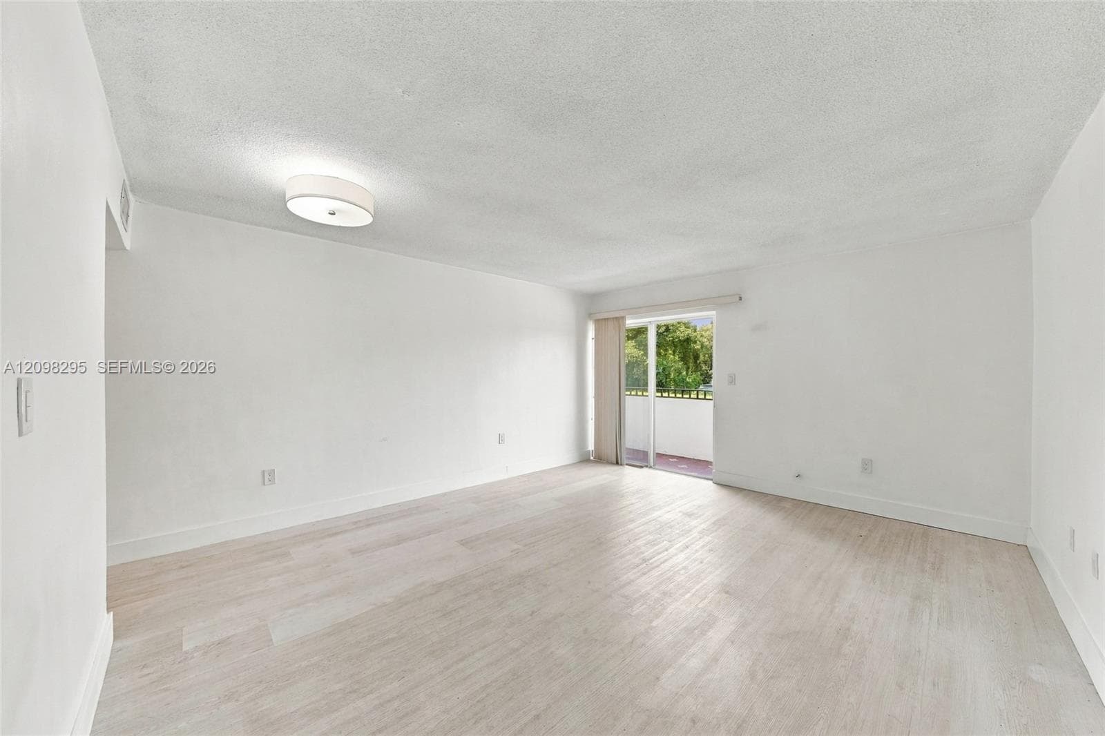 1800 SW 25th St # 2204, Miami FL 33133