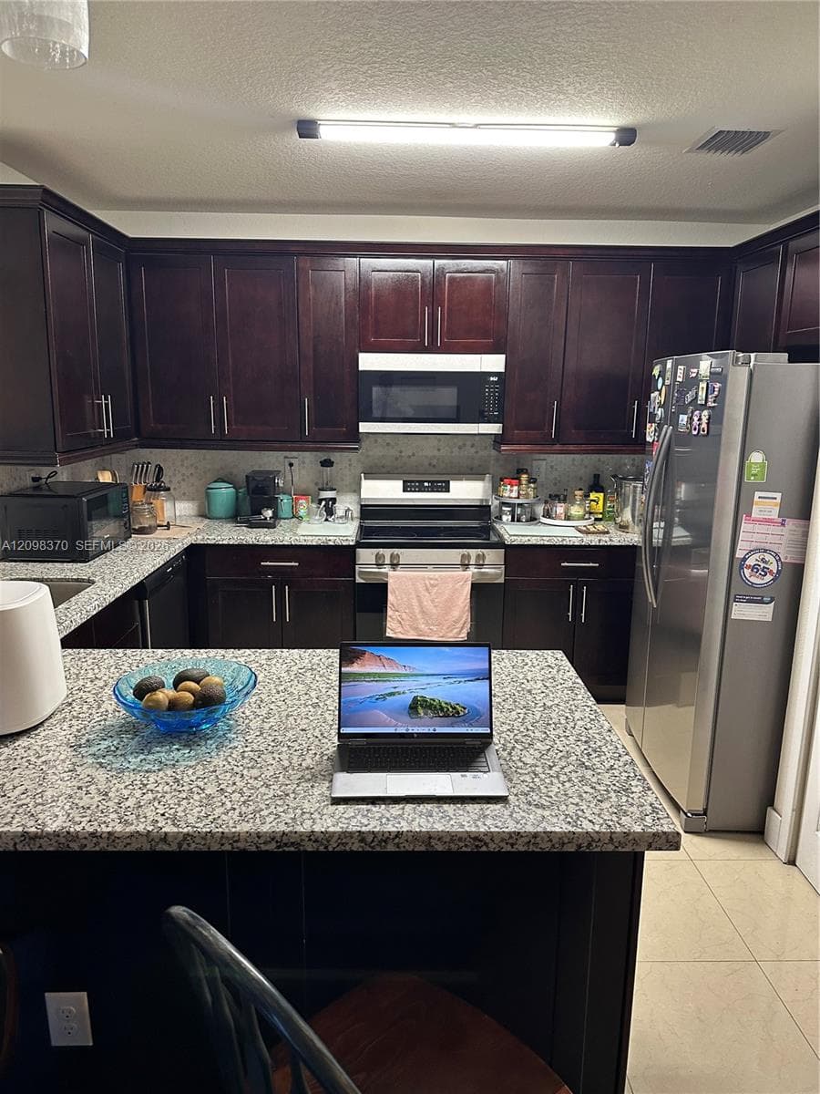 5322 SW 164 PL, Miami FL 33185
