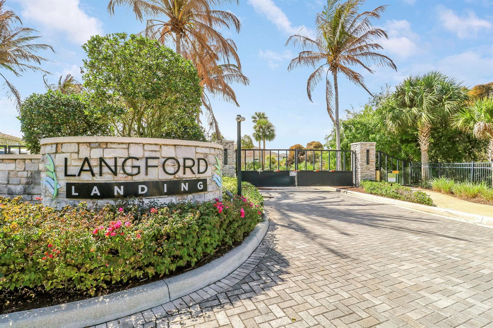 2475 NE Evinrude Circle, Jensen Beach FL 34957