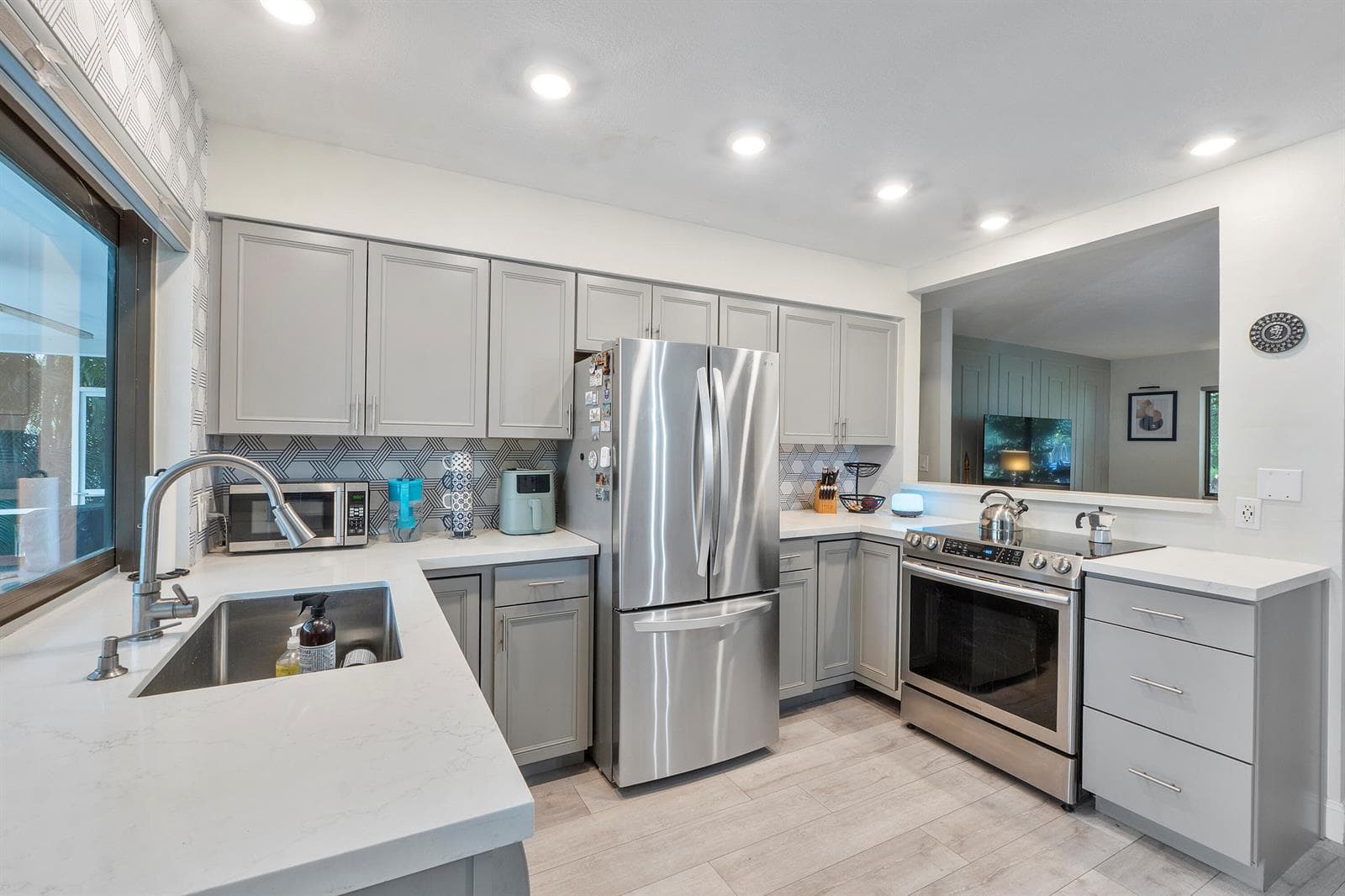4450 NW 19th Avenue, Oakland Park FL 33309