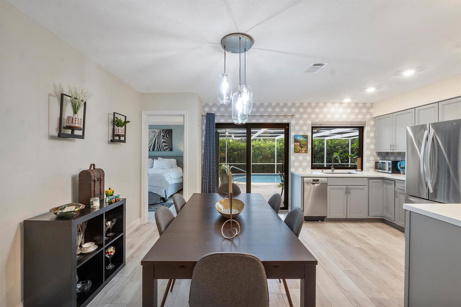 4450 NW 19th Avenue, Oakland Park FL 33309