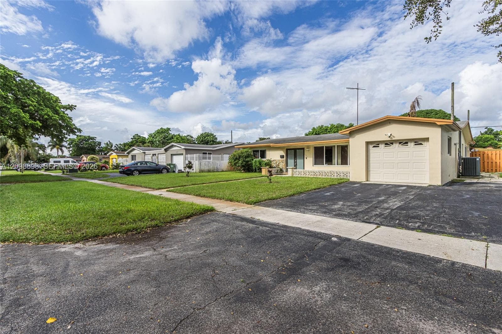 510 SW 70th Ave, Pembroke Pines FL 33023
