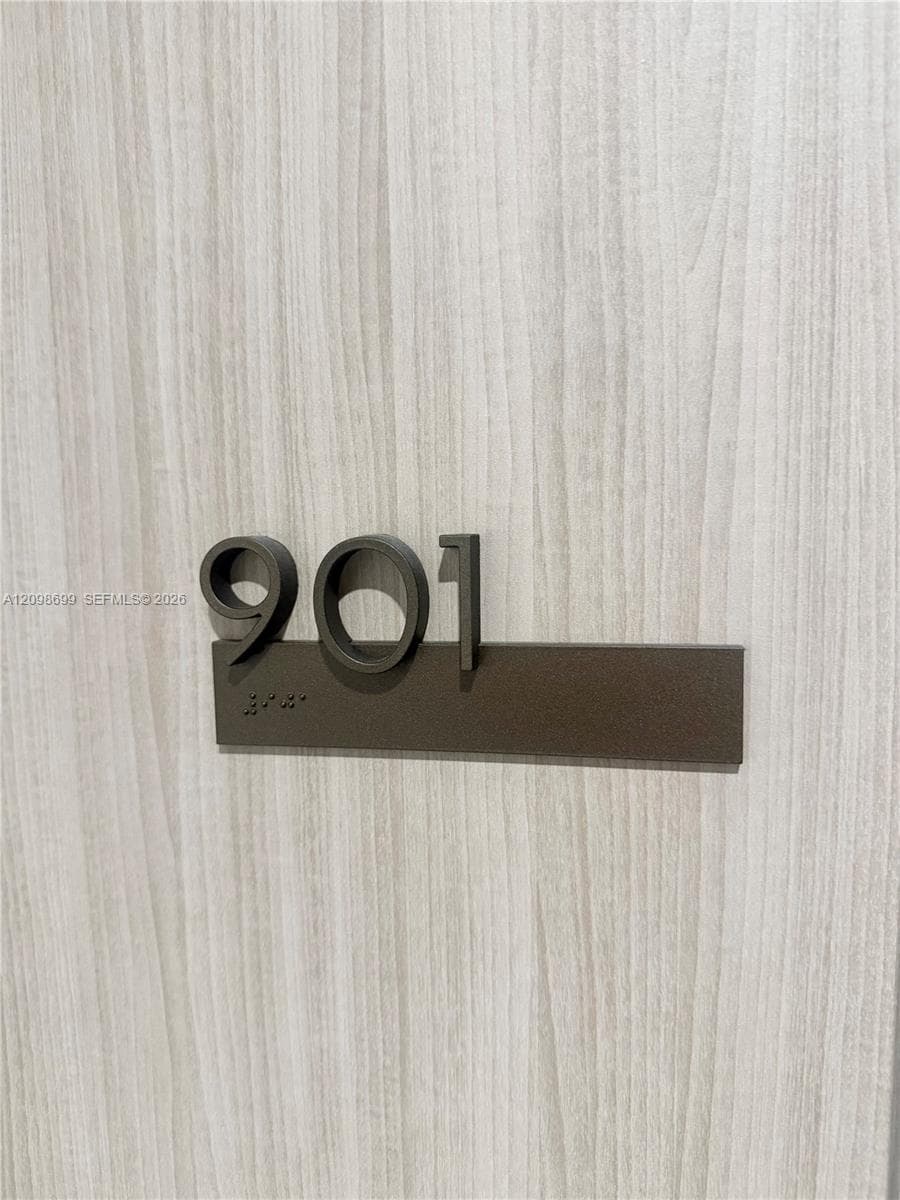 2411 Laguna Circle # 901, North Miami FL 33181
