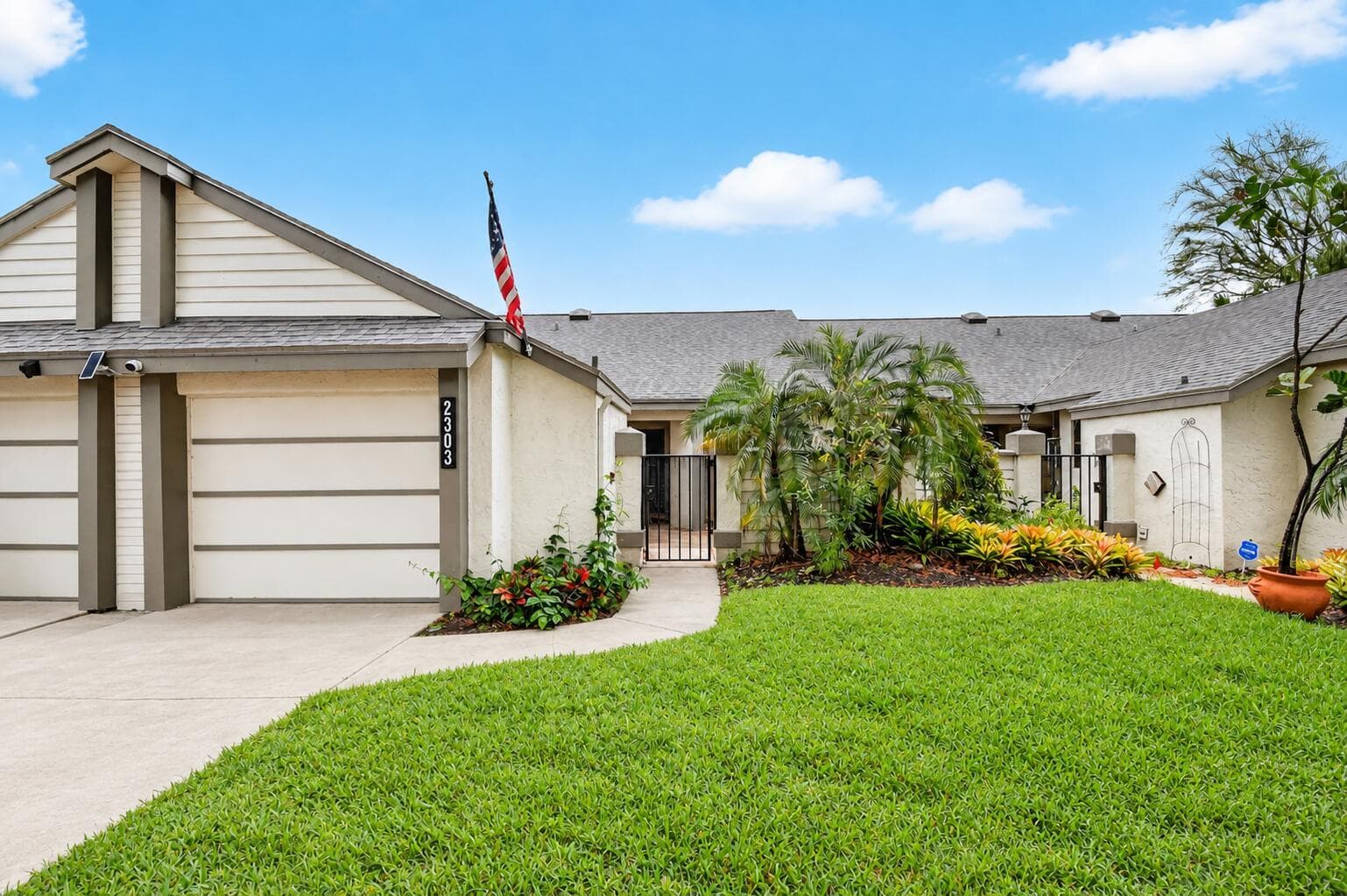 2303 Landings Boulevard, FL 33413