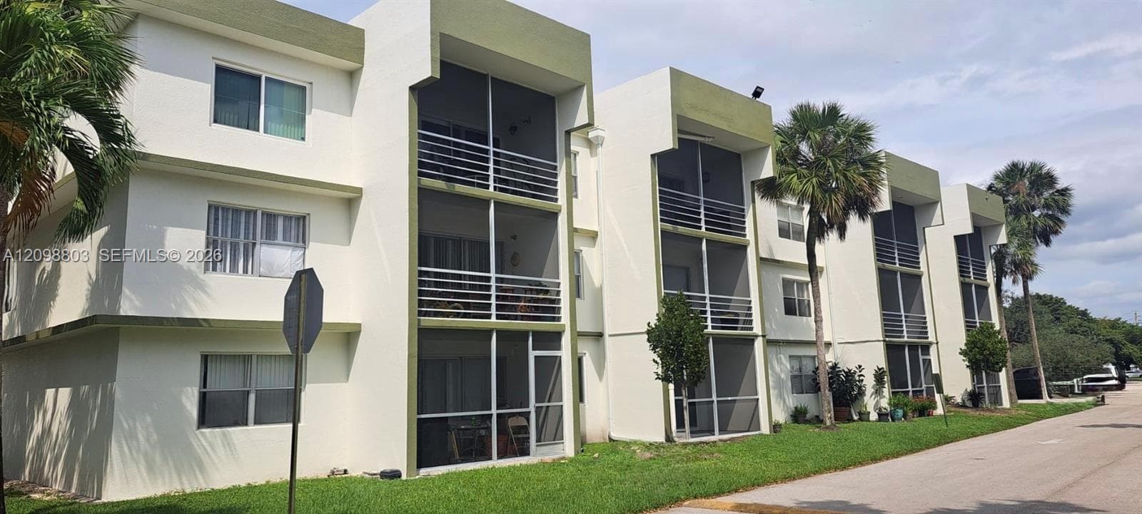 4205 N UNIVERSITY DR PH, Sunrise FL 33351
