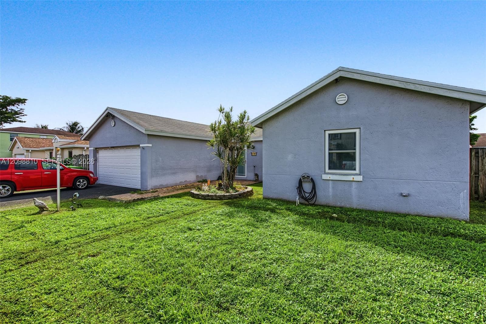 9528 NW 53rd St, Sunrise FL 33351