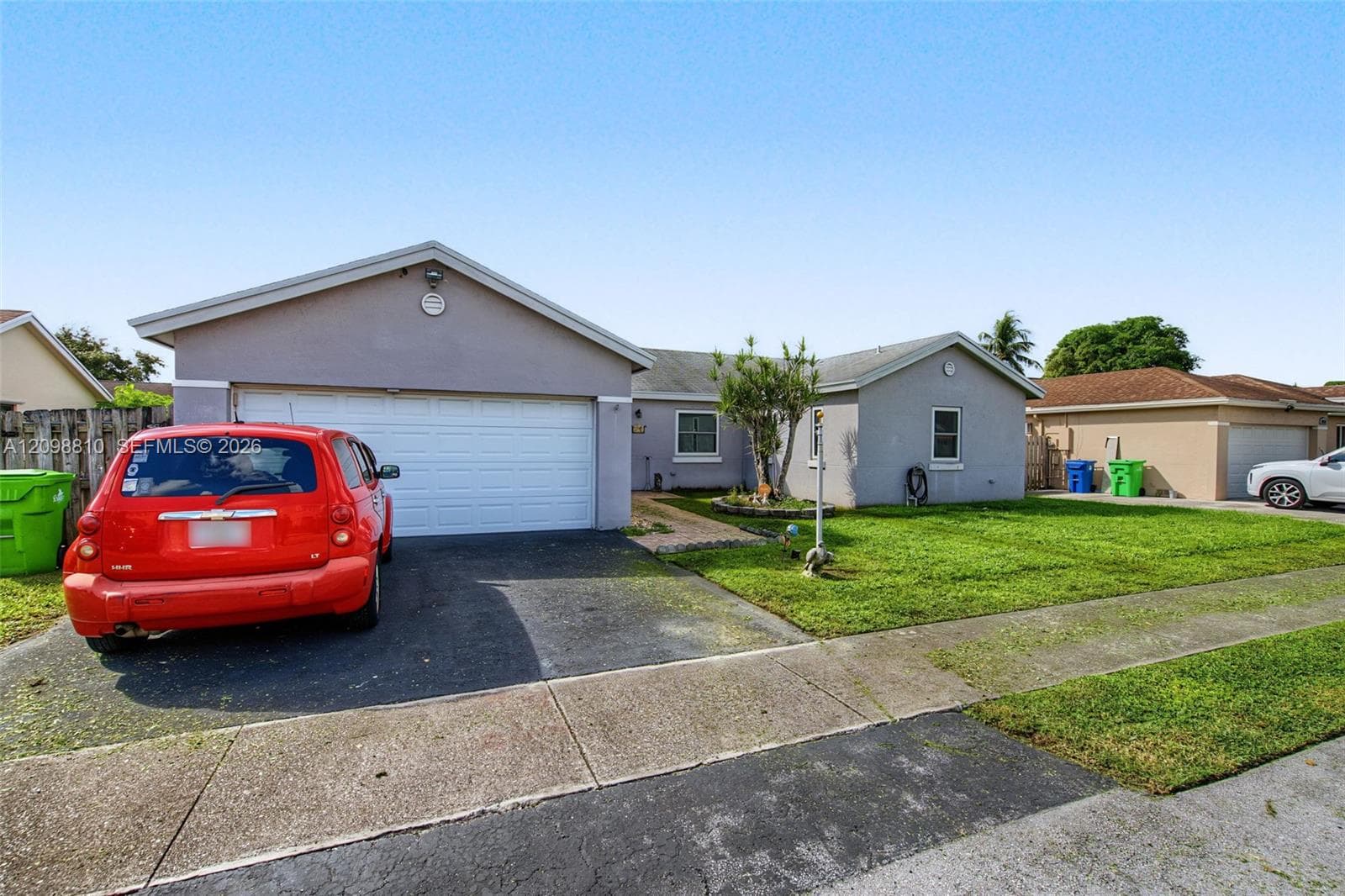 9528 NW 53rd St, Sunrise FL 33351