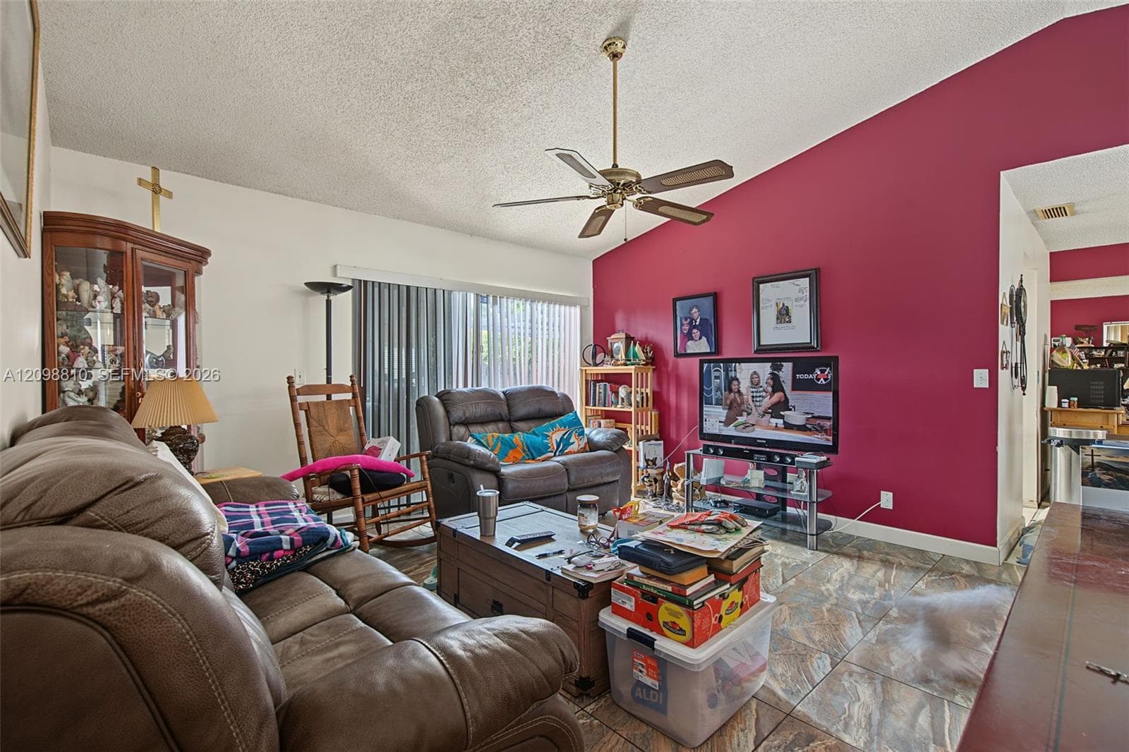 9528 NW 53rd St, Sunrise FL 33351