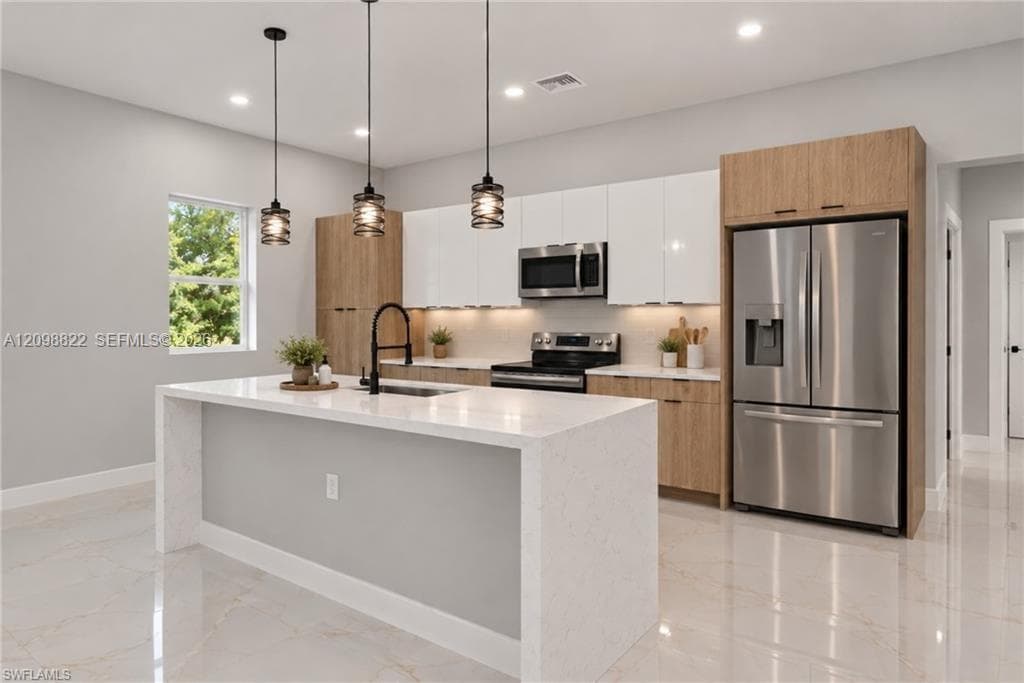 525 GENESEE AVE S, Lehigh Acres FL 33974