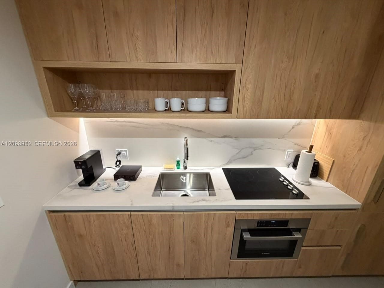 11 NE 6th St # 406, Miami FL 33132