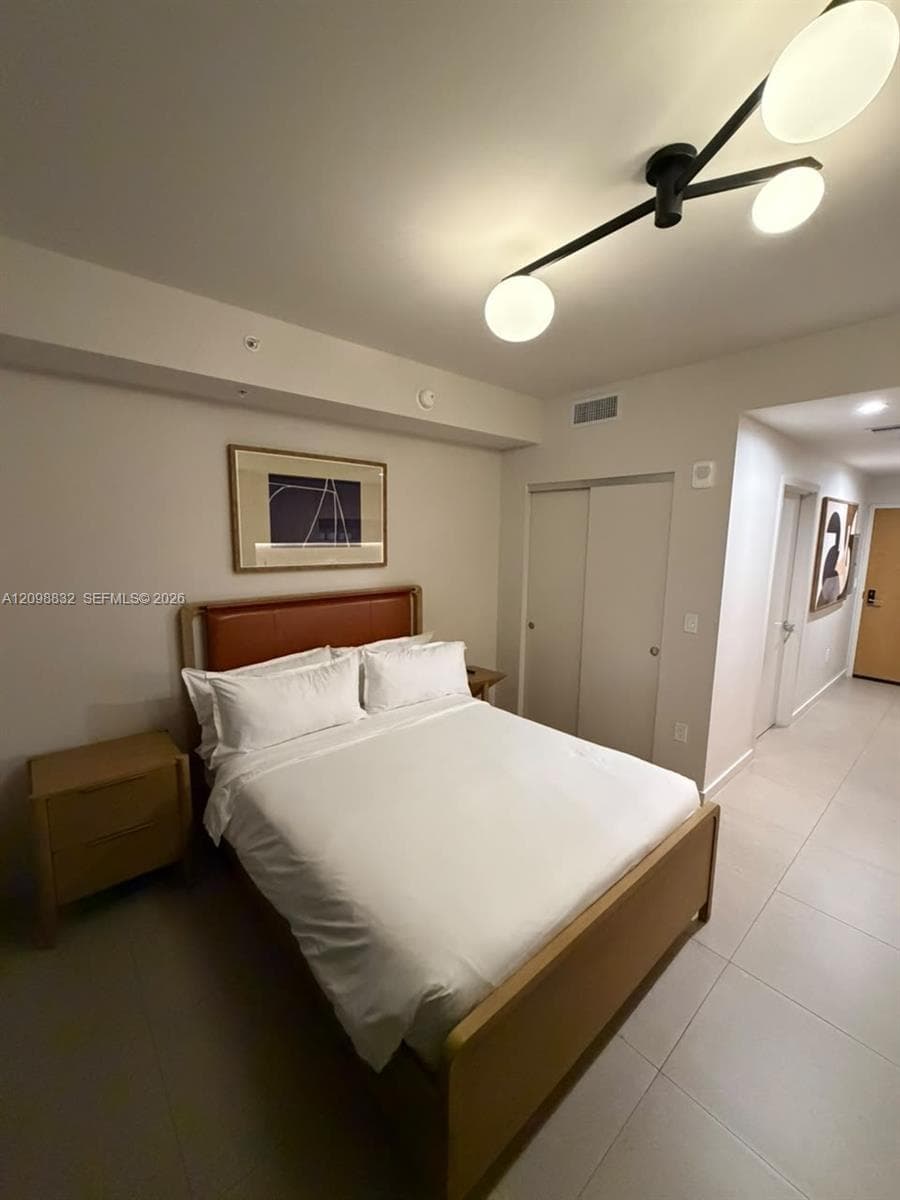 11 NE 6th St # 406, Miami FL 33132