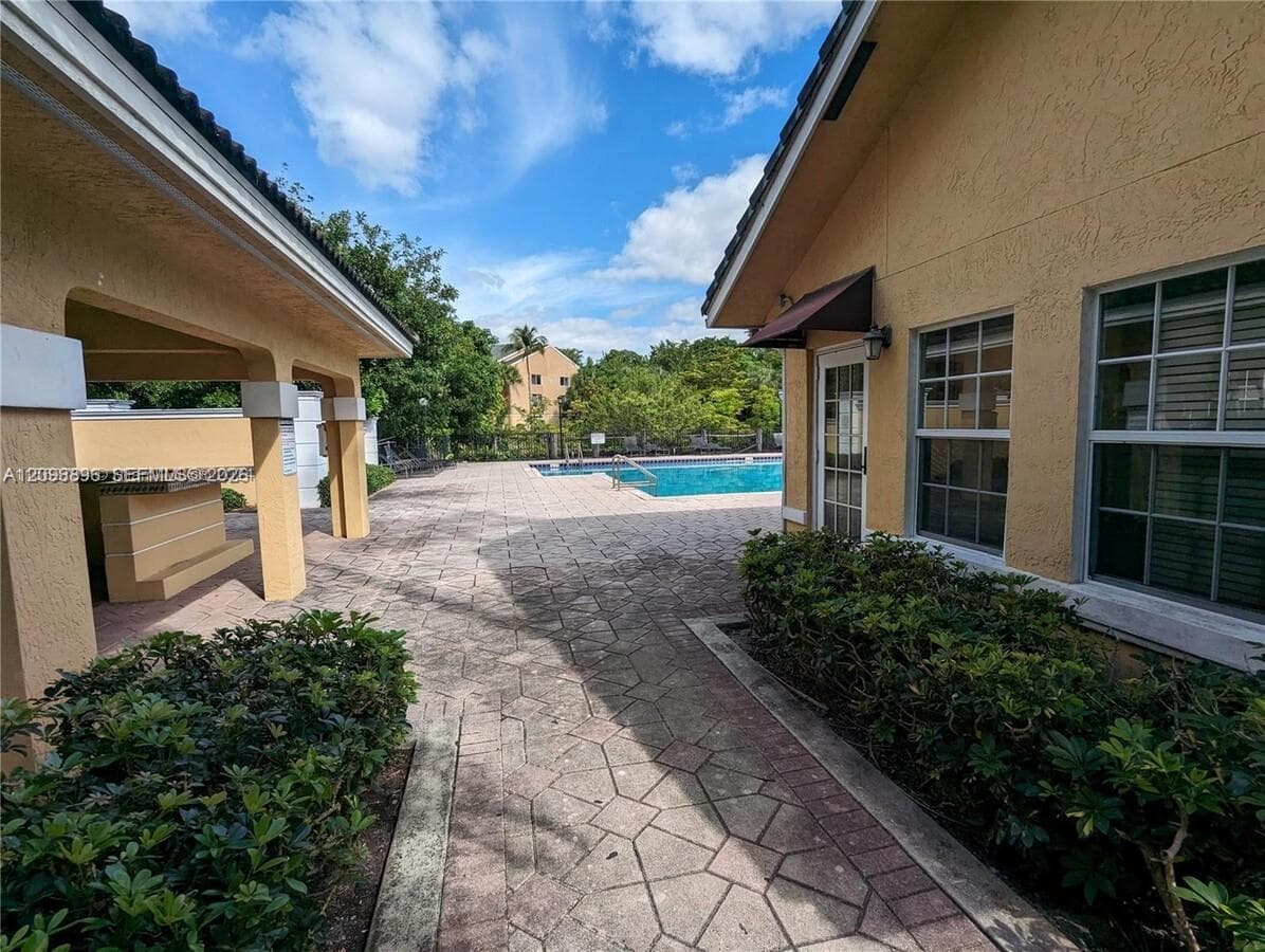 4055 W Mcnab Rd # H112, Pompano Beach FL 33069