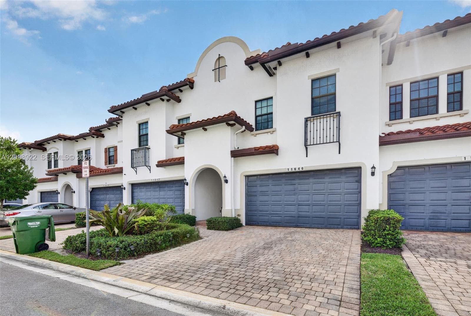 11646 SW 13th Ln, Pembroke Pines FL 33025