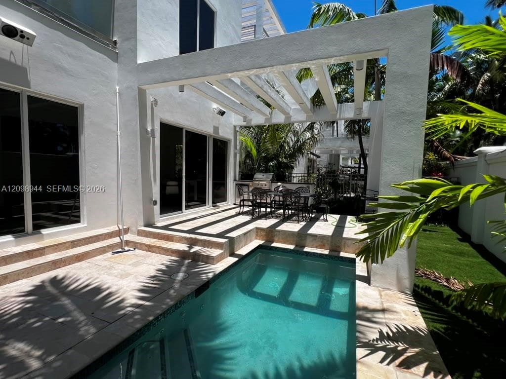 18975 Atlantic Blvd, Sunny Isles Beach FL 33160