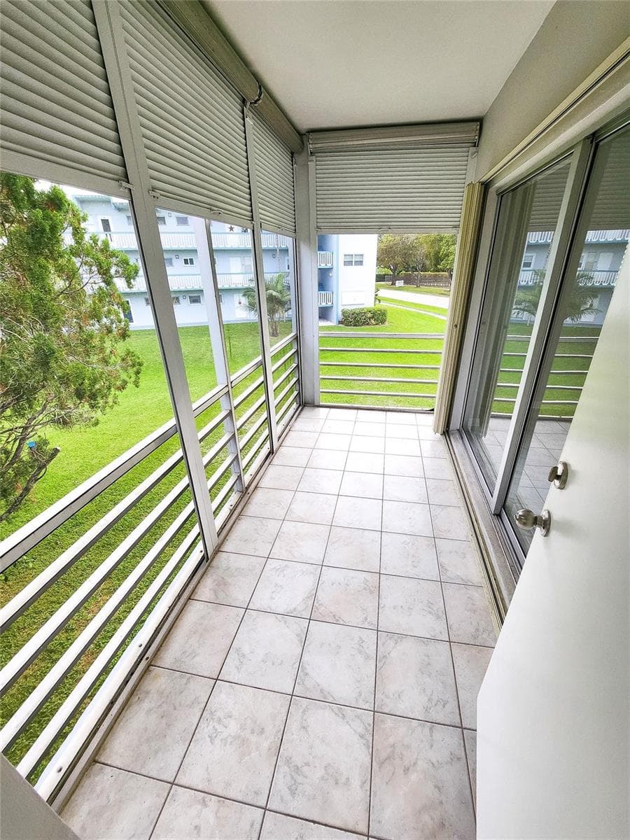 2300 PARK Lane # 216, Hollywood FL 33021