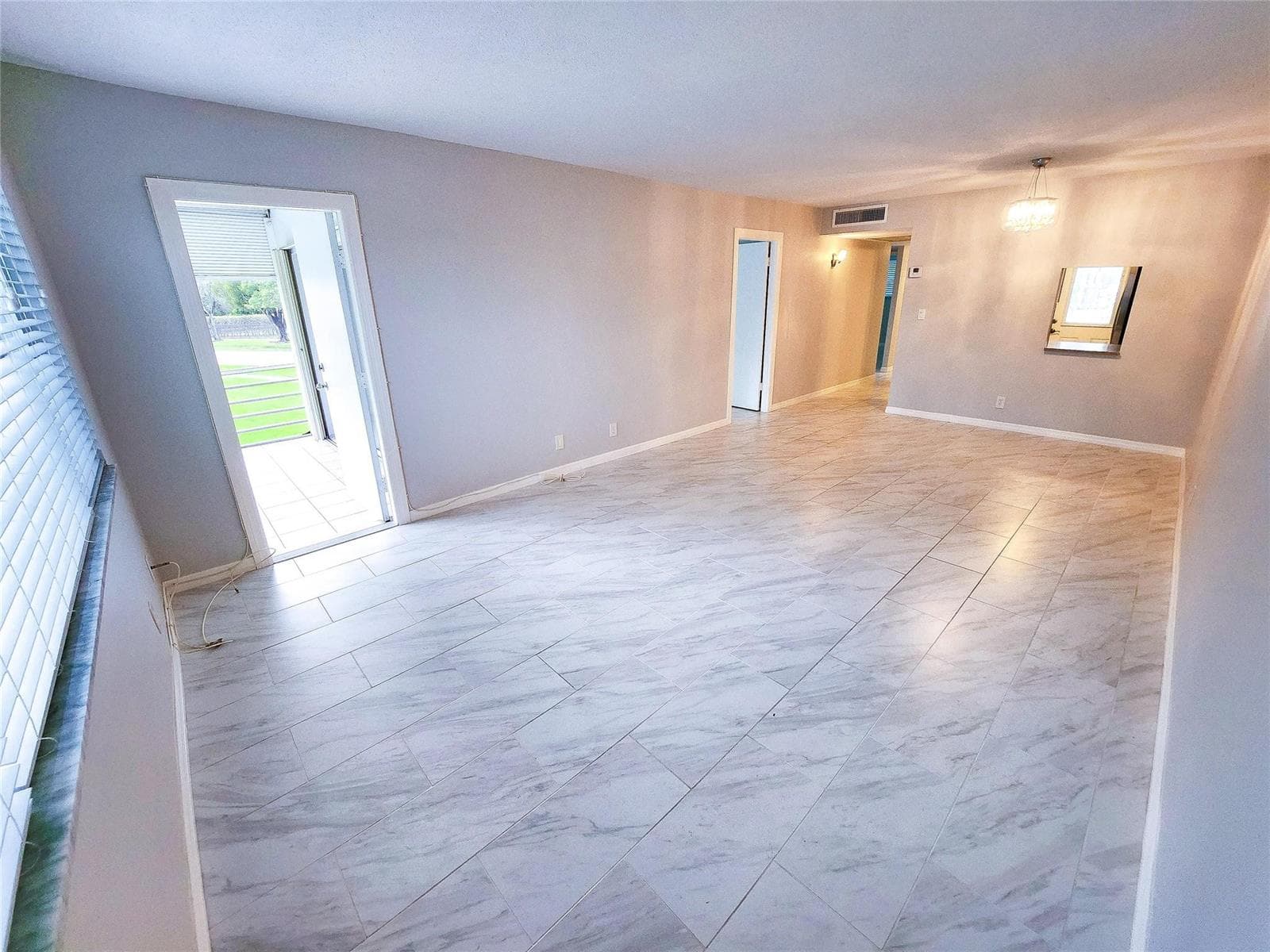 2300 PARK Lane # 216, Hollywood FL 33021