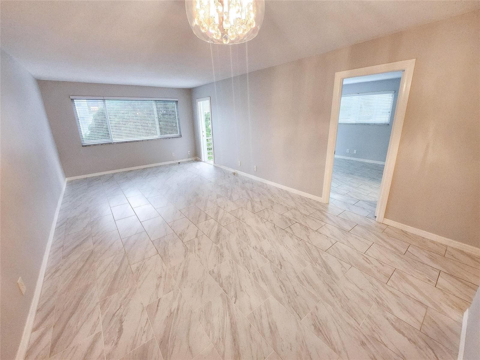 2300 PARK Lane # 216, Hollywood FL 33021