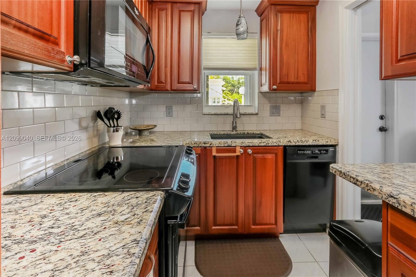 1550 N 12th Ct # 1A, Hollywood FL 33019