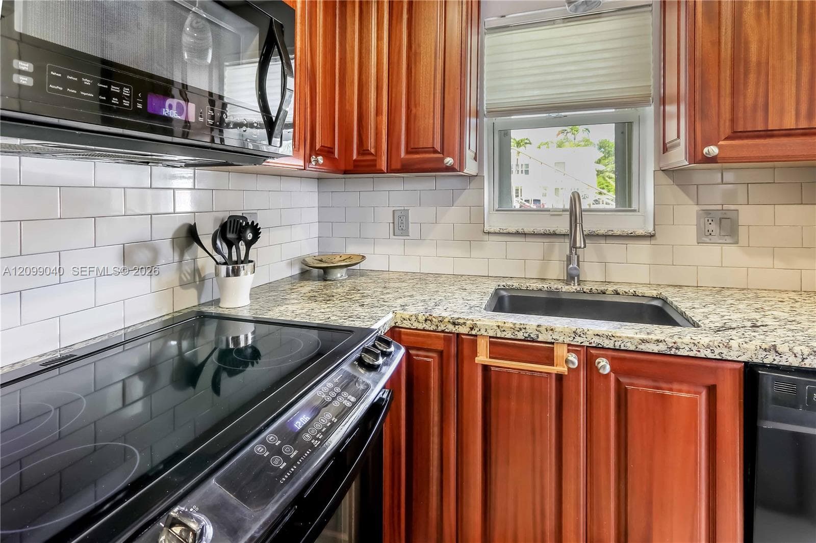 1550 N 12th Ct # 1A, Hollywood FL 33019