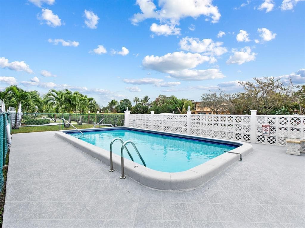 1401 SE 7TH Avenue # 9, Pompano Beach FL 33060