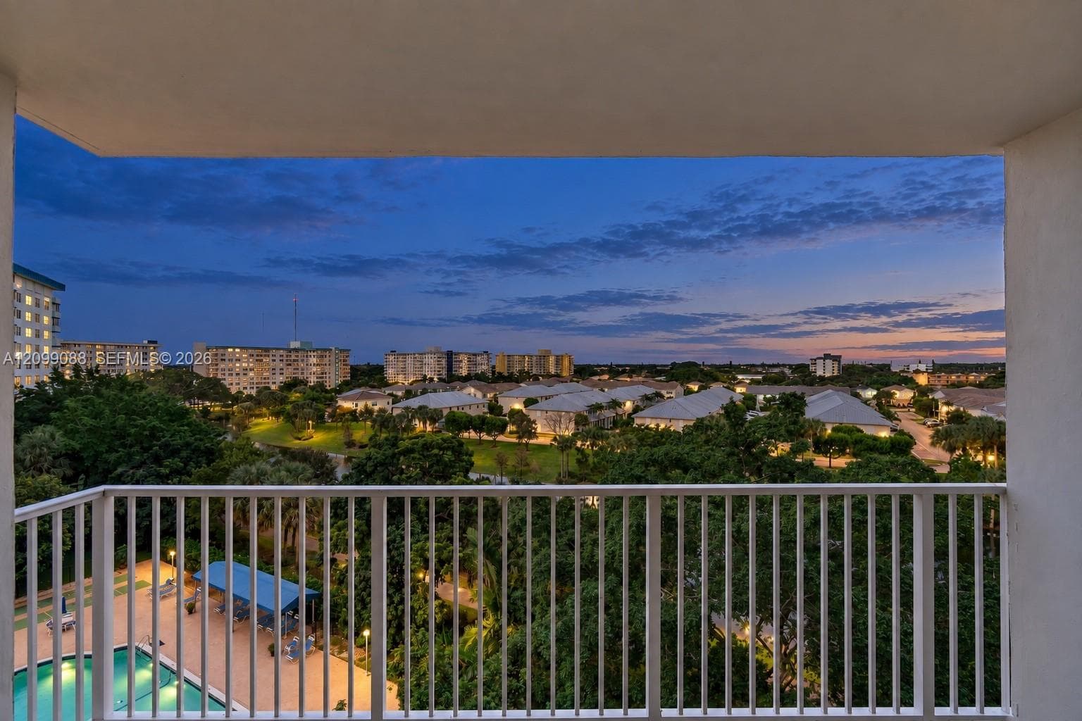 3850 Washington St # 704, Hollywood FL 33021