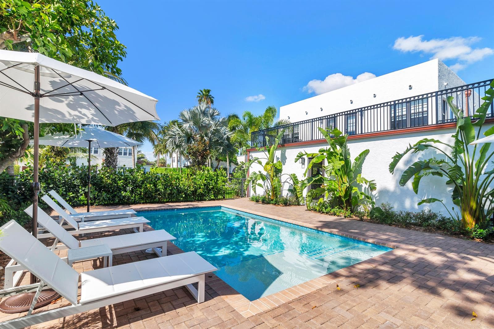 237/225 Monroe Drive, West Palm Beach FL 33405