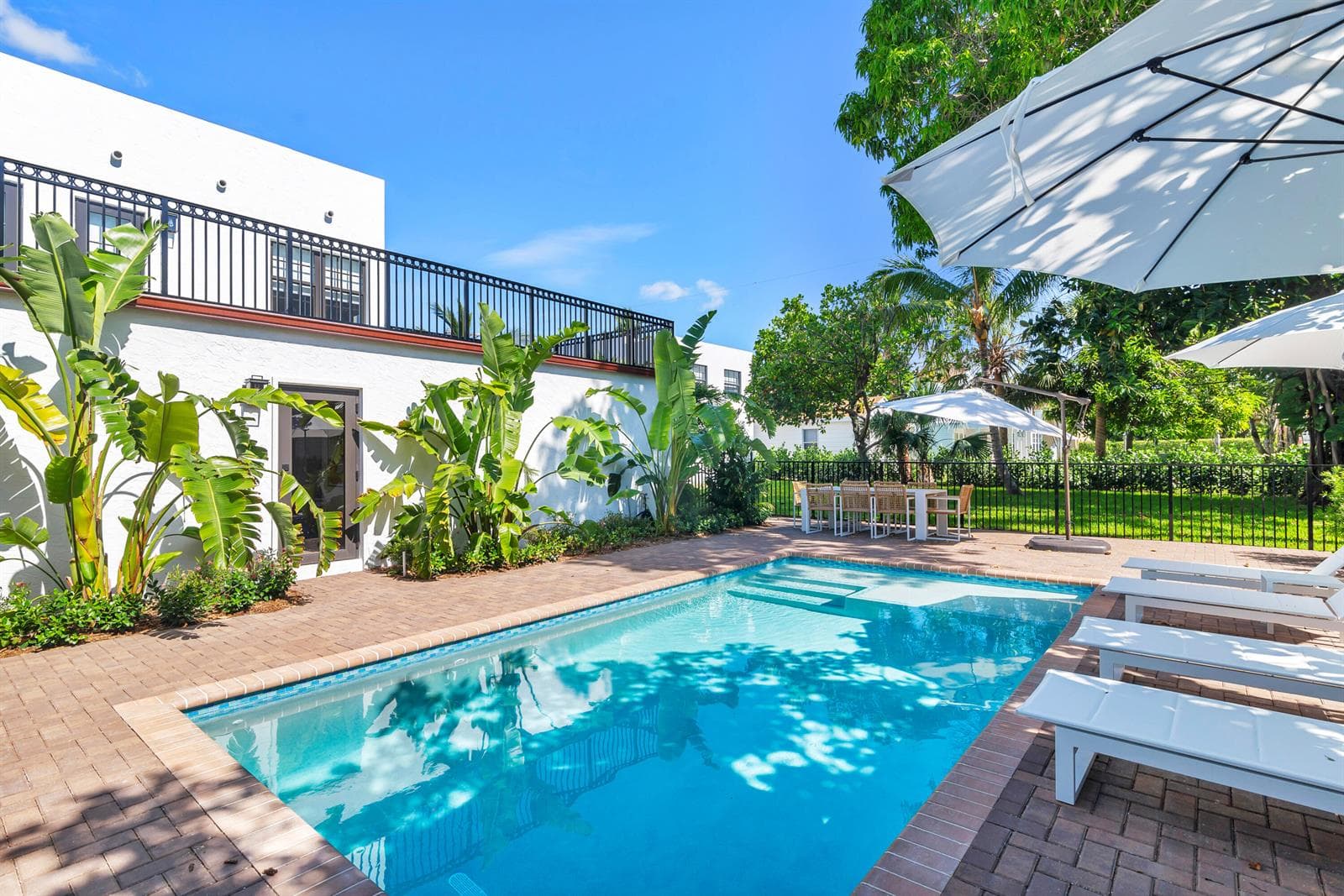 237/225 Monroe Drive, West Palm Beach FL 33405