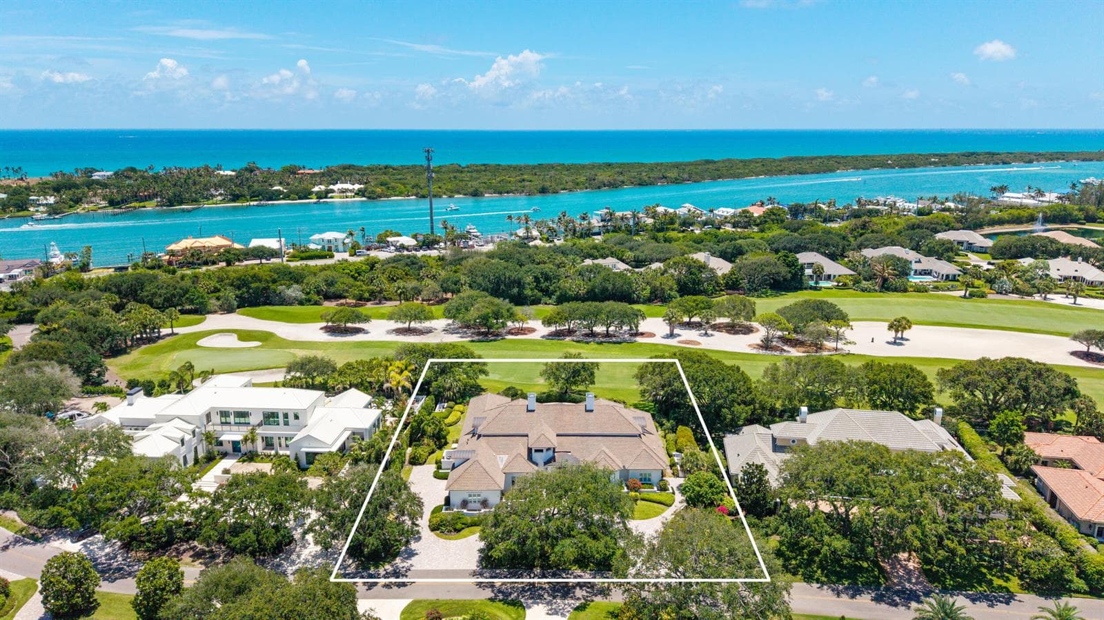 17965 SE VILLAGE Circle, Tequesta FL 33469