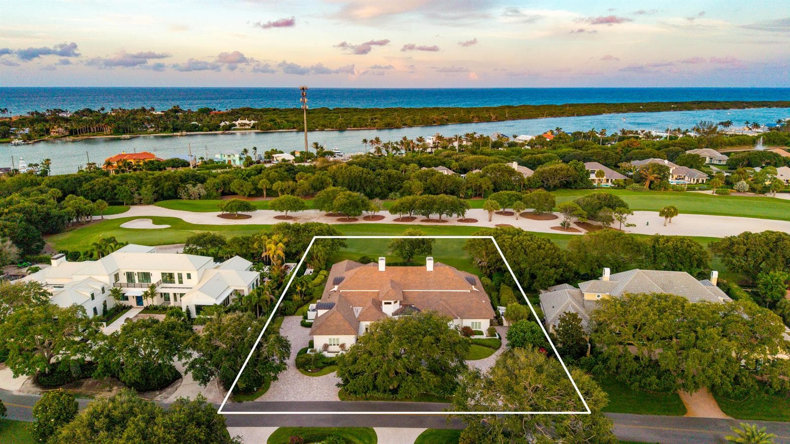 17965 SE VILLAGE Circle, Tequesta FL 33469