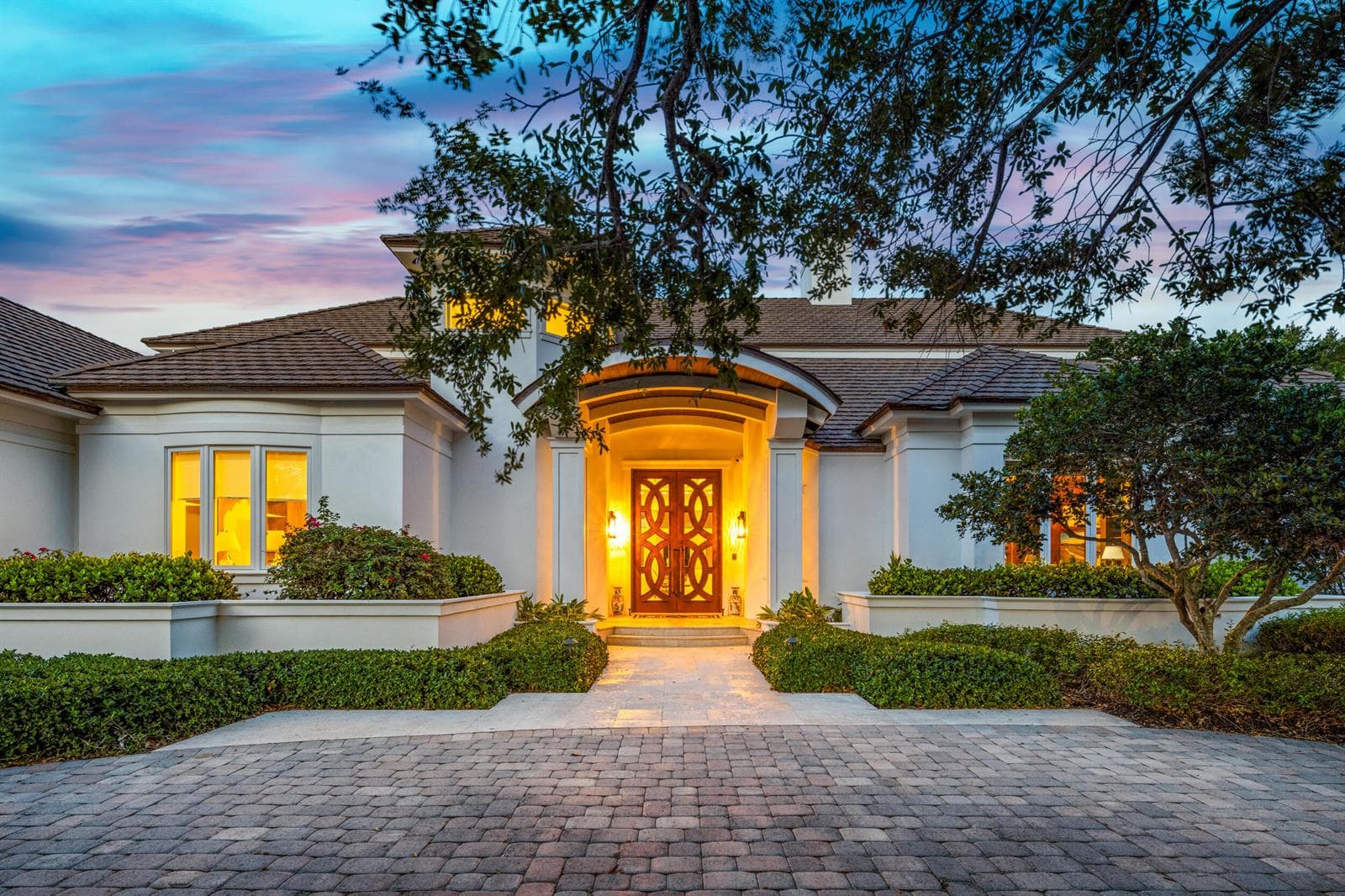 17965 SE VILLAGE Circle, Tequesta FL 33469