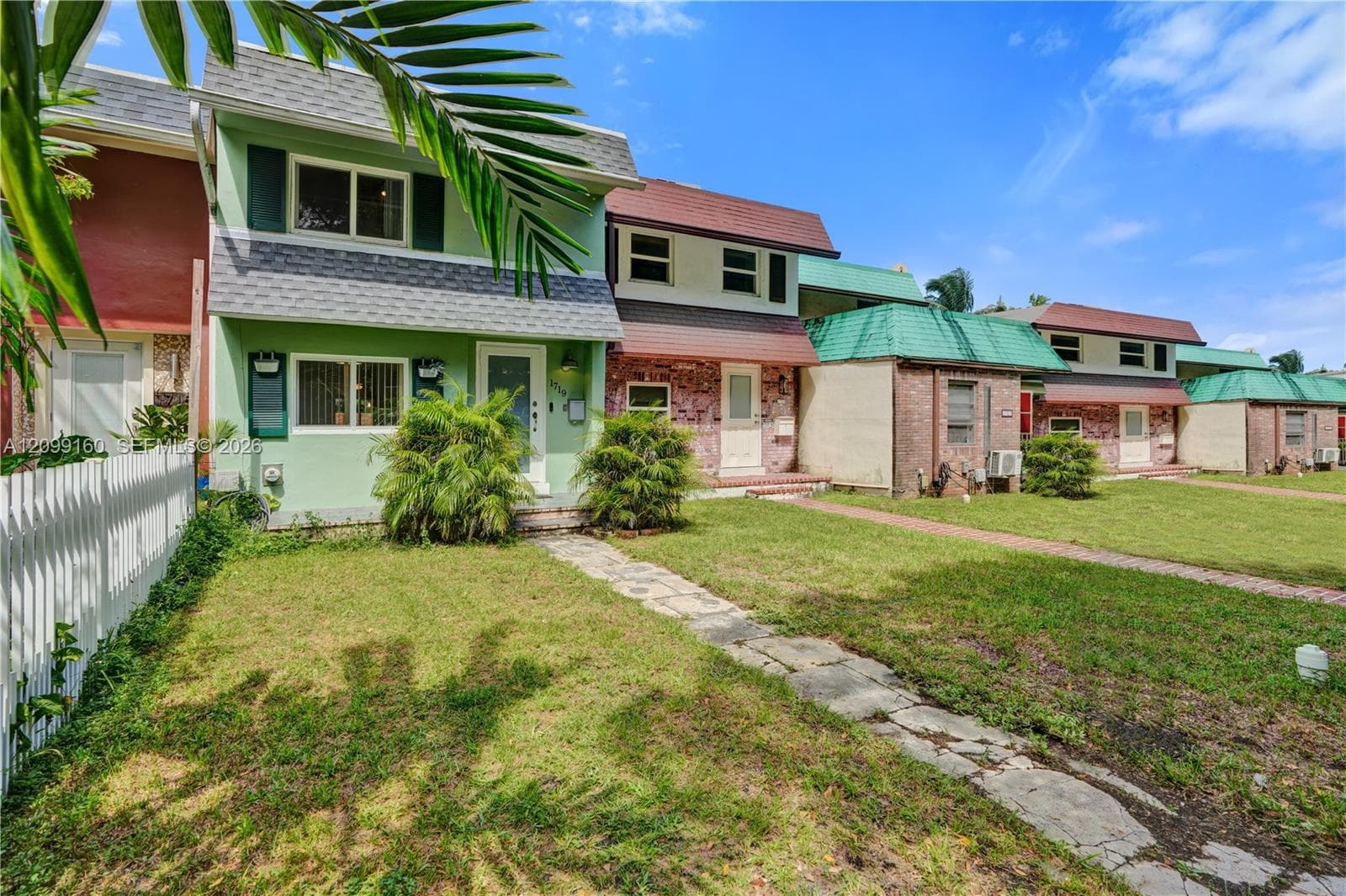 1719 NE 142nd St, North Miami FL 33181