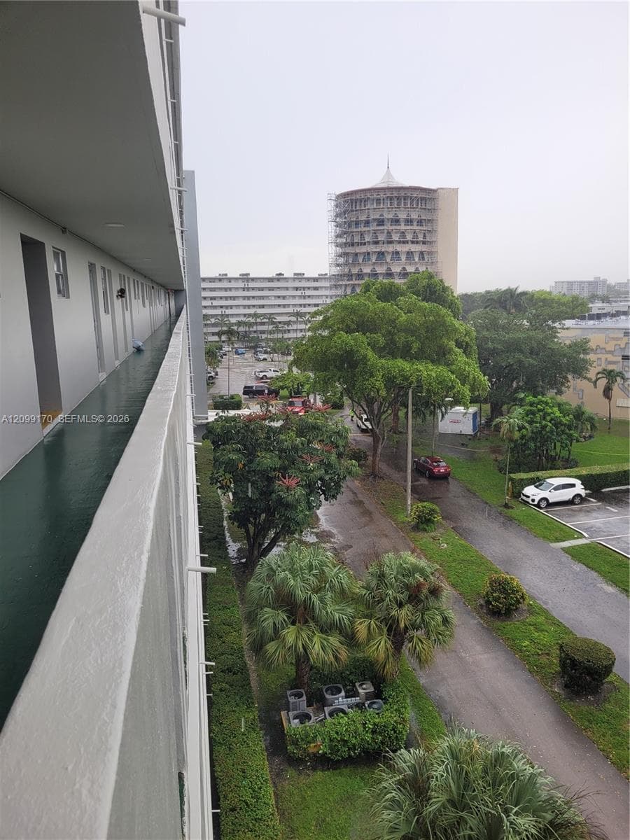 1770 NE 191st St # 1, Miami FL 33179