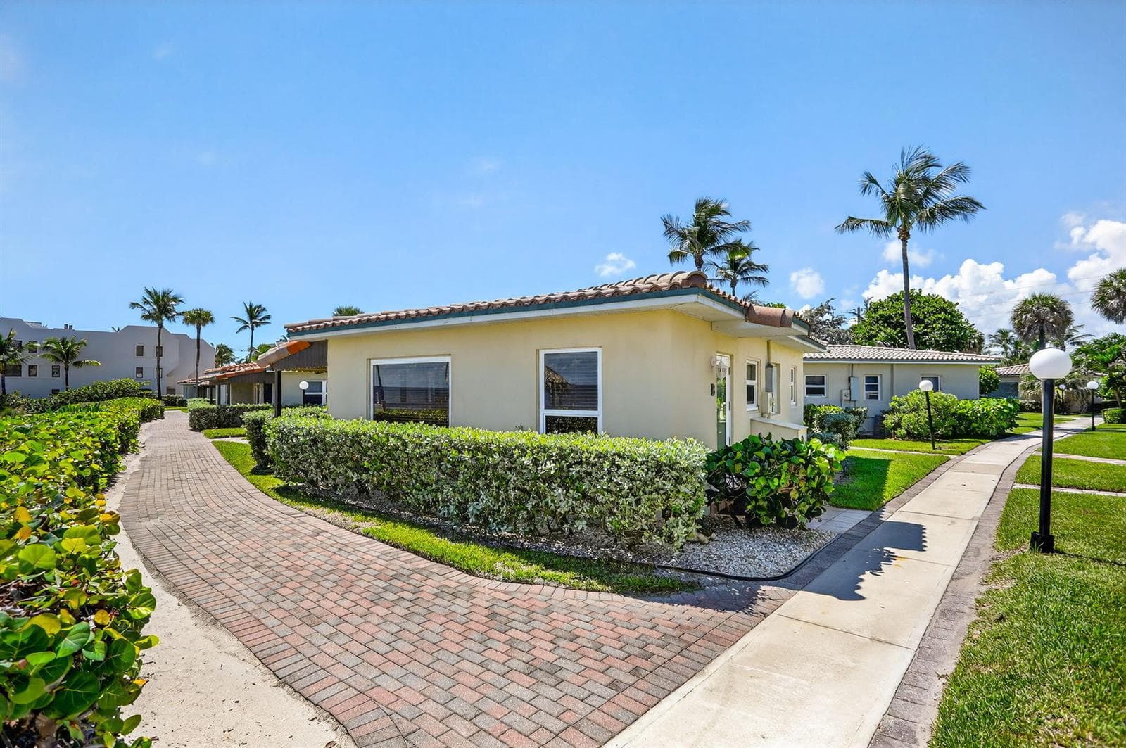 1225 HILLSBORO MILE # B2, Hillsboro Beach FL 33062