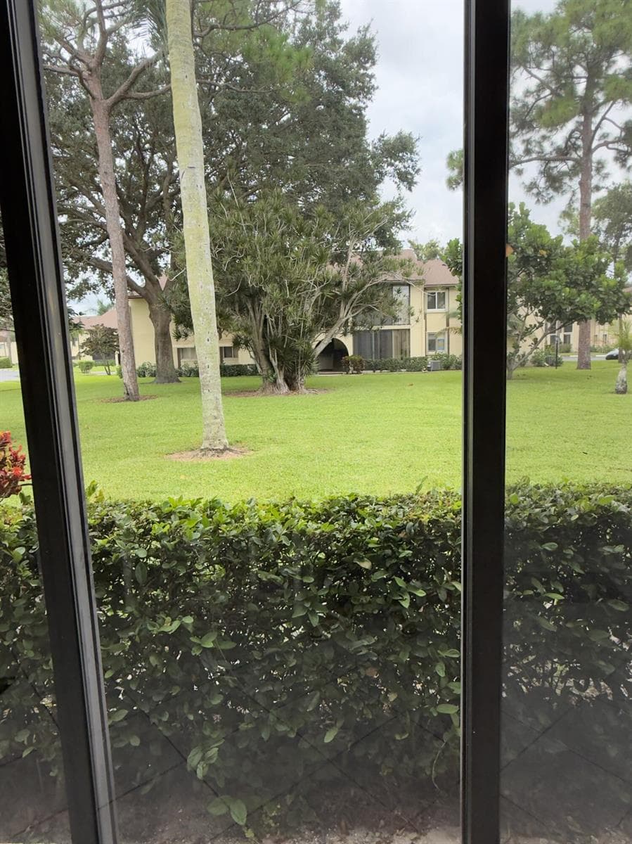 120 Lake Pine Circle # 1, FL 33463